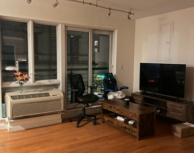 400 Bedford Avenue - Photo Thumbnail 1