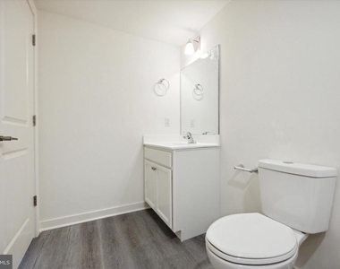 2451 Frankford Ave - Photo Thumbnail 8