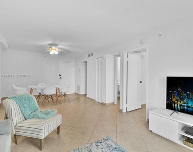 6969 Collins Ave - Photo Thumbnail 9