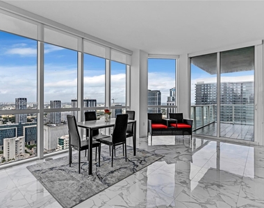 244 Biscayne Blvd - Photo Thumbnail 10