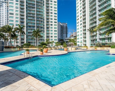 244 Biscayne Blvd - Photo Thumbnail 40