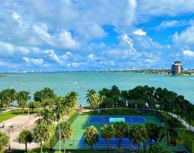 1750 N Bayshore Dr - Photo Thumbnail 23