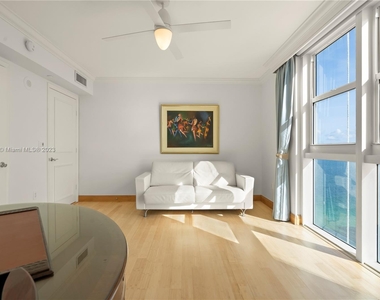 18911 Collins Ave - Photo Thumbnail 25