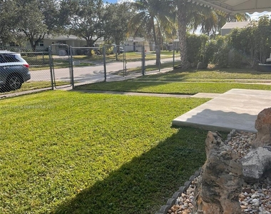 9771 Bahama Dr - Photo Thumbnail 36