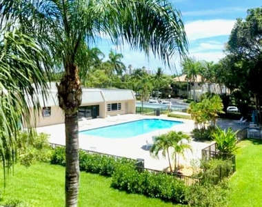 15 Royal Palm Way - Photo Thumbnail 20