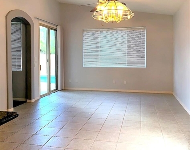 347 W Sacaton Canyon Drive - Photo Thumbnail 9