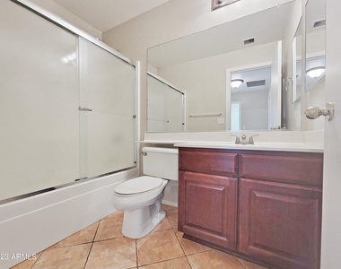 25805 W St Catherine Avenue - Photo Thumbnail 20