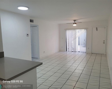 10982 Royal Palm Blvd - Photo Thumbnail 3