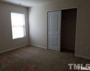 4372 Lyman Avenue - Photo Thumbnail 7