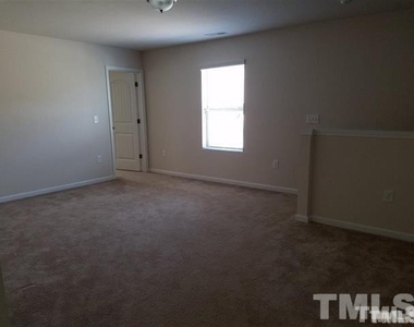 4372 Lyman Avenue - Photo Thumbnail 5