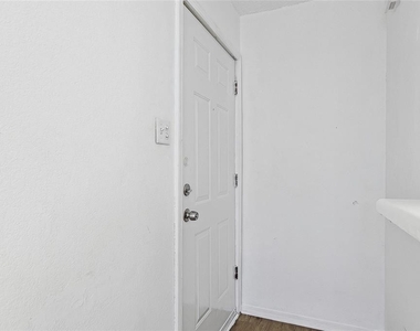 9839 Walnut Street - Photo Thumbnail 4