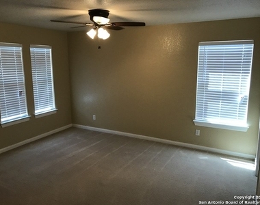 213 Springtree Pkwy - Photo Thumbnail 11