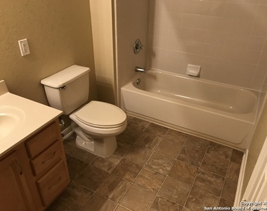 213 Springtree Pkwy - Photo Thumbnail 15