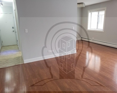 6826 N Ridge Blvd - Photo Thumbnail 2