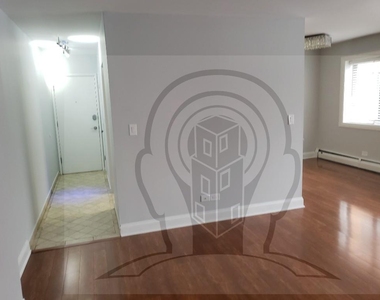 6826 N Ridge Blvd - Photo Thumbnail 16