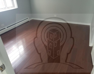 6826 N Ridge Blvd - Photo Thumbnail 6
