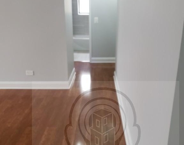 6826 N Ridge Blvd - Photo Thumbnail 18