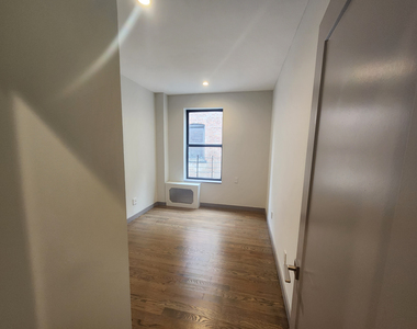 600 West 150th Street - Photo Thumbnail 2