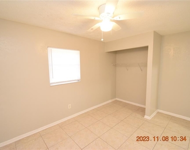 8320 Oleander Lane - Photo Thumbnail 27