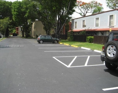 10776 N Kendall Dr - Photo Thumbnail 21