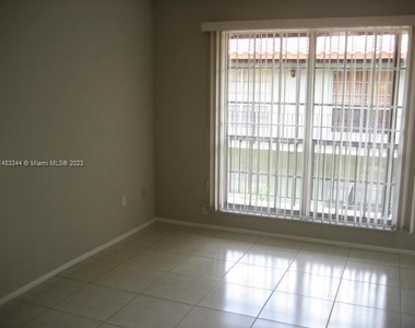 10776 N Kendall Dr - Photo Thumbnail 9