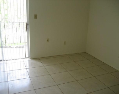 10776 N Kendall Dr - Photo Thumbnail 11