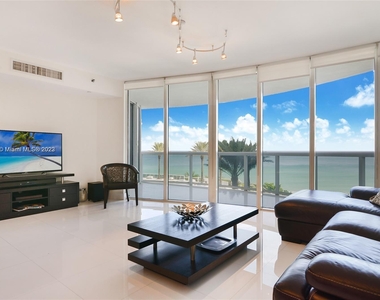 17201 Collins Ave - Photo Thumbnail 4