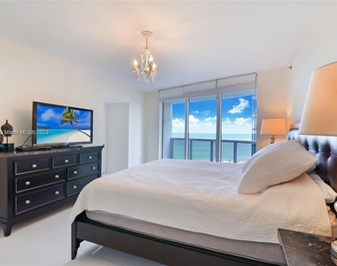 17201 Collins Ave - Photo Thumbnail 5