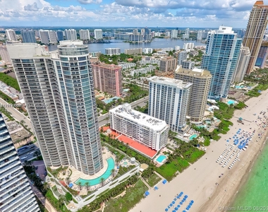 17201 Collins Ave - Photo Thumbnail 12