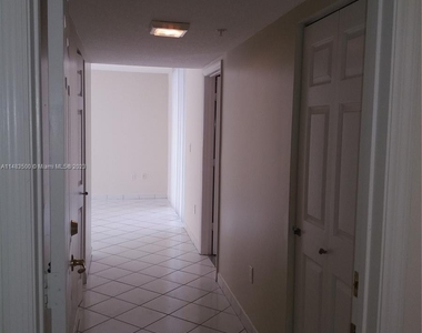 17275 Collins Ave - Photo Thumbnail 28