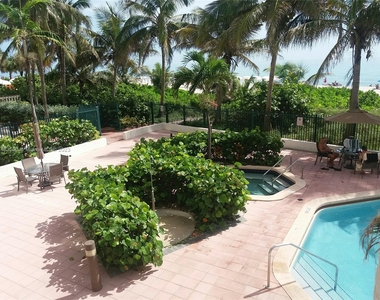 17275 Collins Ave - Photo Thumbnail 8