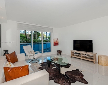 2301 Collins Ave - Photo Thumbnail 1