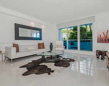 2301 Collins Ave - Photo Thumbnail 2