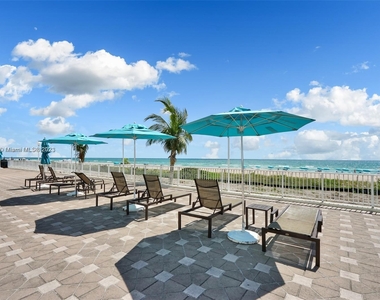 5701 Collins Ave - Photo Thumbnail 11