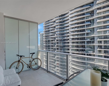 1010 Brickell Ave - Photo Thumbnail 8