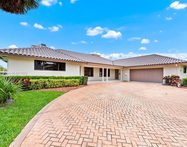 531 Palm Dr - Photo Thumbnail 1