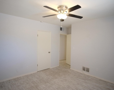 1241 E Lester Street - Photo Thumbnail 16