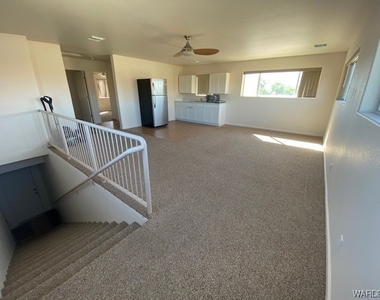 1091 Chaparral Drive - Photo Thumbnail 13