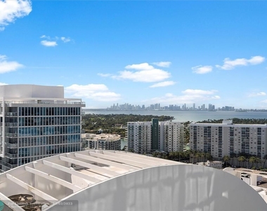 6899 Collins Ave - Photo Thumbnail 19