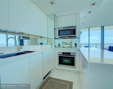 6899 Collins Ave - Photo Thumbnail 14