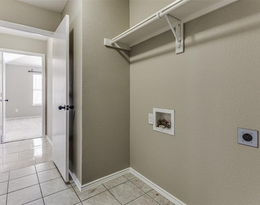 8144 Hulen Park Circle - Photo Thumbnail 5