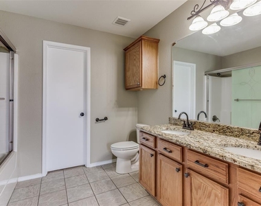 8144 Hulen Park Circle - Photo Thumbnail 9