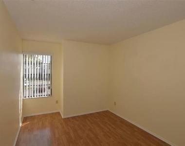 2860 Wareham Court - Photo Thumbnail 11