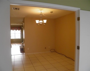 2860 Wareham Court - Photo Thumbnail 13