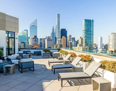 East 54th Street - Photo Thumbnail 10