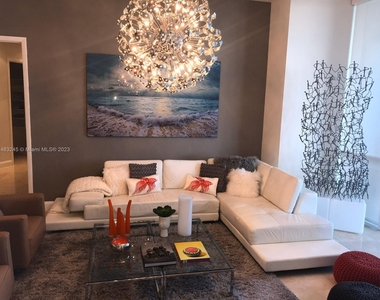 15811 Collins Ave - Photo Thumbnail 1