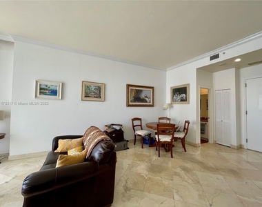 888 Brickell Key Dr - Photo Thumbnail 15