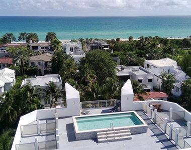 7728 Collins Ave - Photo Thumbnail 13