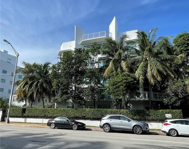 7728 Collins Ave - Photo Thumbnail 14