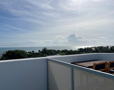 7728 Collins Ave - Photo Thumbnail 6